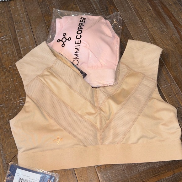 Tommie Copper sport bra with shoulder support- YOU GET BOTH - Picture 3 of 6